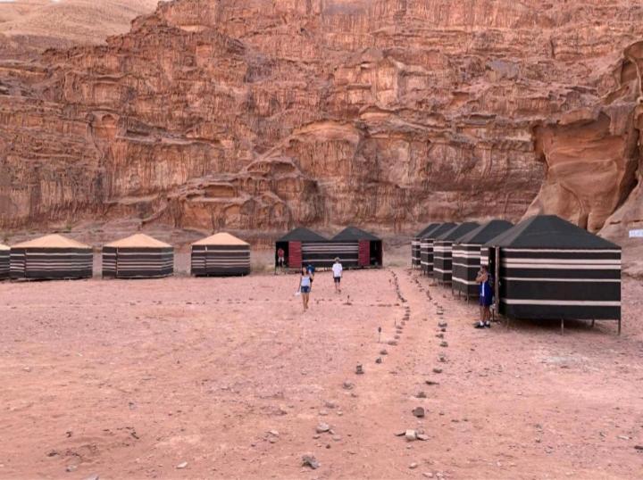 Moon City Camp Acomodação com café da manhã Wadi Rum Exterior foto