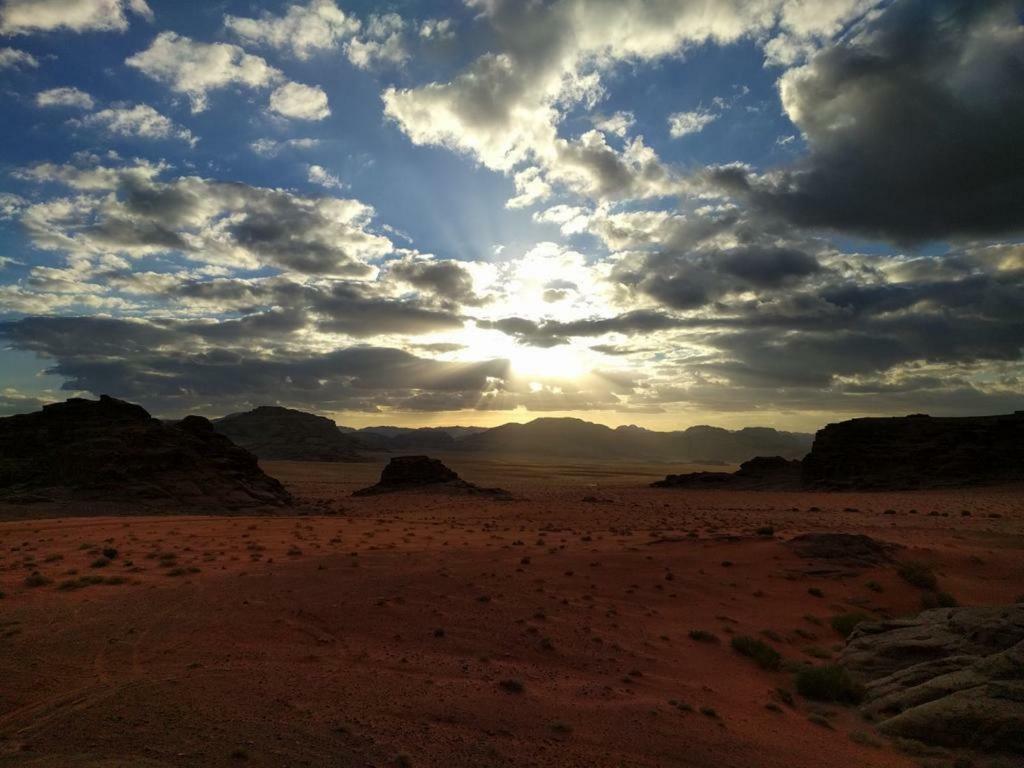 Moon City Camp Acomodação com café da manhã Wadi Rum Exterior foto